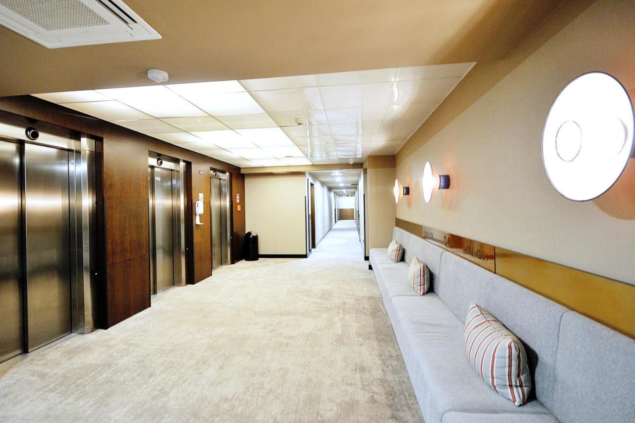 423 W Royal Tulip 200 M Plaza Dobruk Apartment *